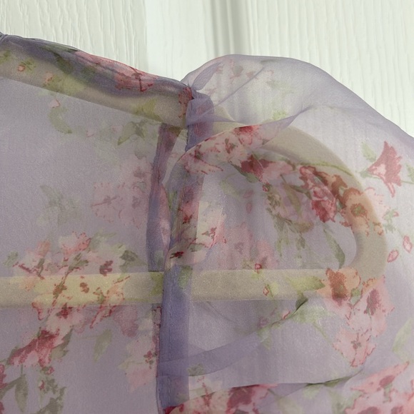 NWT Forever 21 Crop See-Through Lilac Floral Blouse size S - Picture 3 of 4